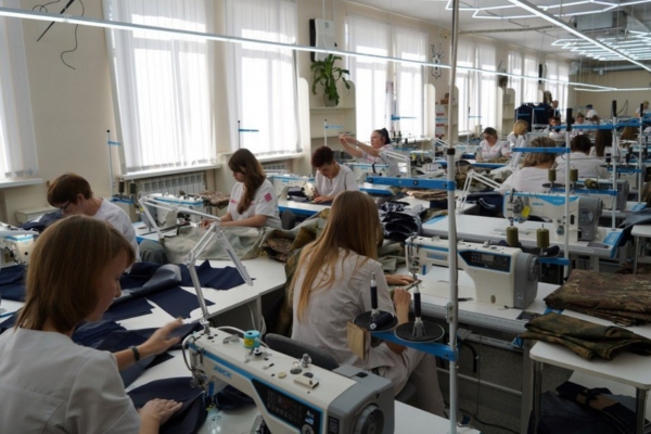 В Брянске молодежь обучают профессии швеи