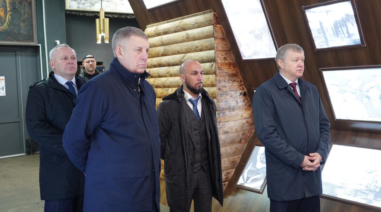 Делегация во главе с Богомазом почтила память героев на «Партизанской поляне»