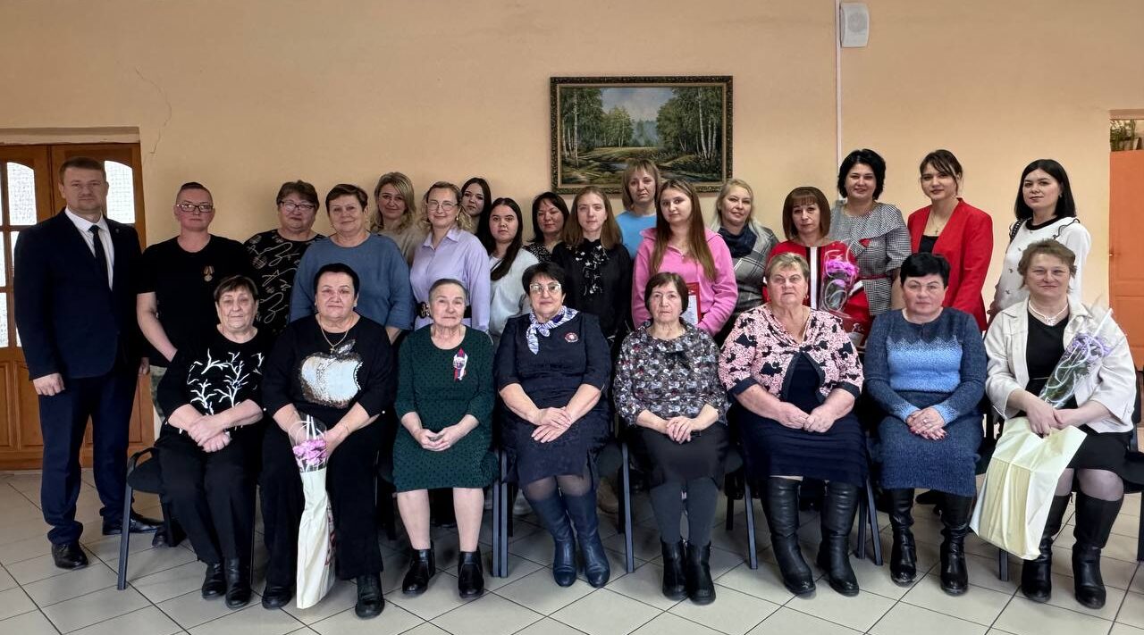 Мероприятие, посвященное Дню матери, состоялось в Выгоничском районе