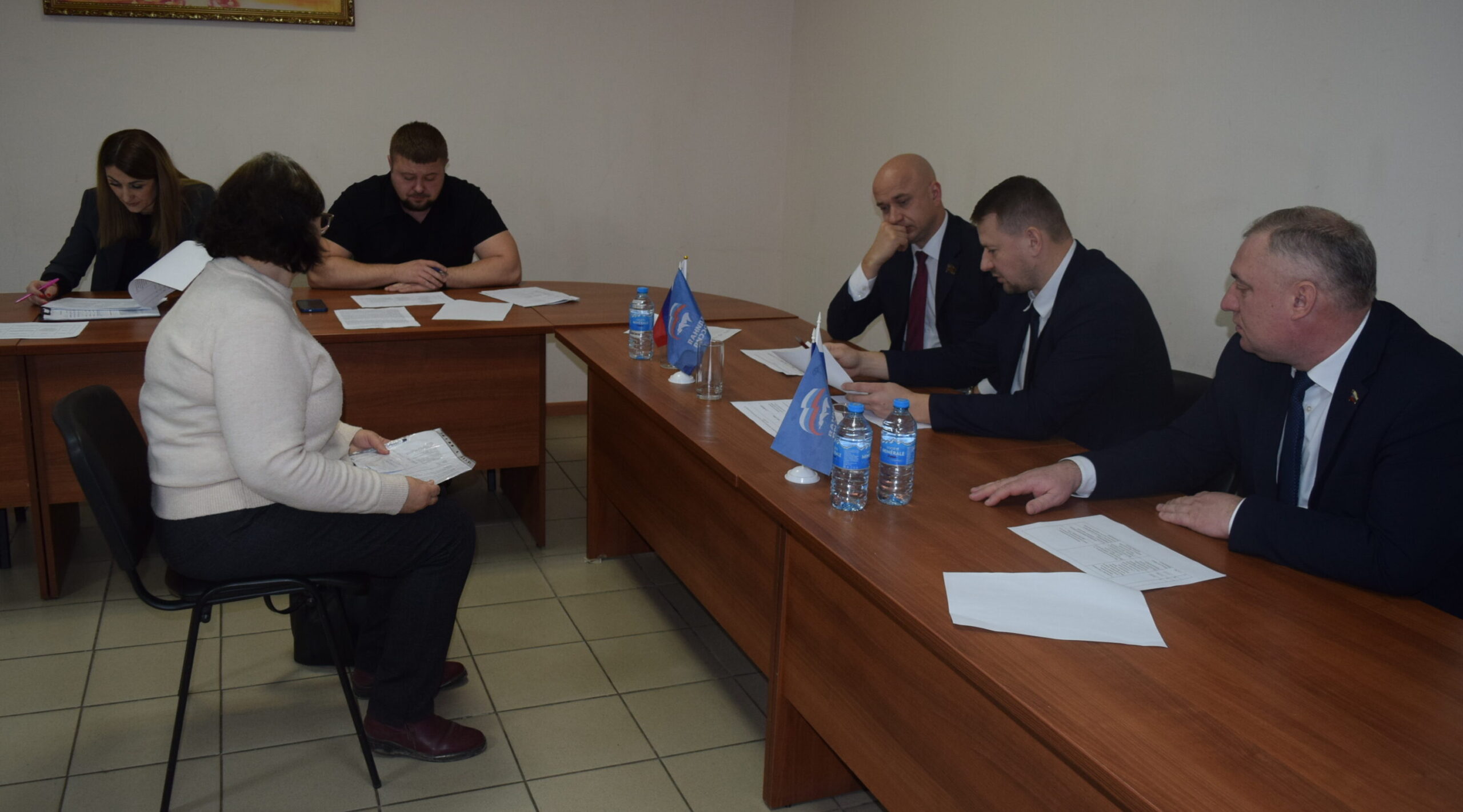 Депутат облдумы Александр Жутенков провёл приём граждан в Выгоничском районе