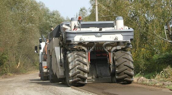В Брянской области при ремонте дорог по нацпроекту используют технологию холодной регенерации