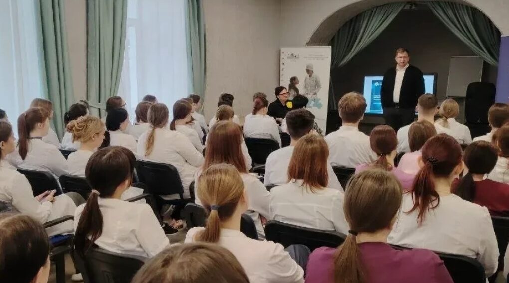 Студенты-медики встретились с представителями Брянского филиала медуниверситета им. И. М. Сеченова