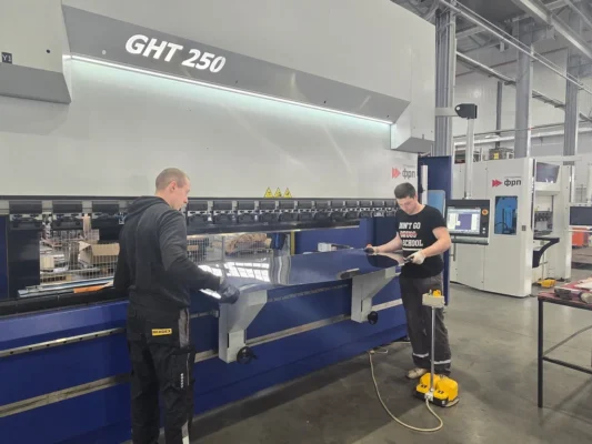 В Брянске наладили выпуск новой техники для безопасной перевозки животных