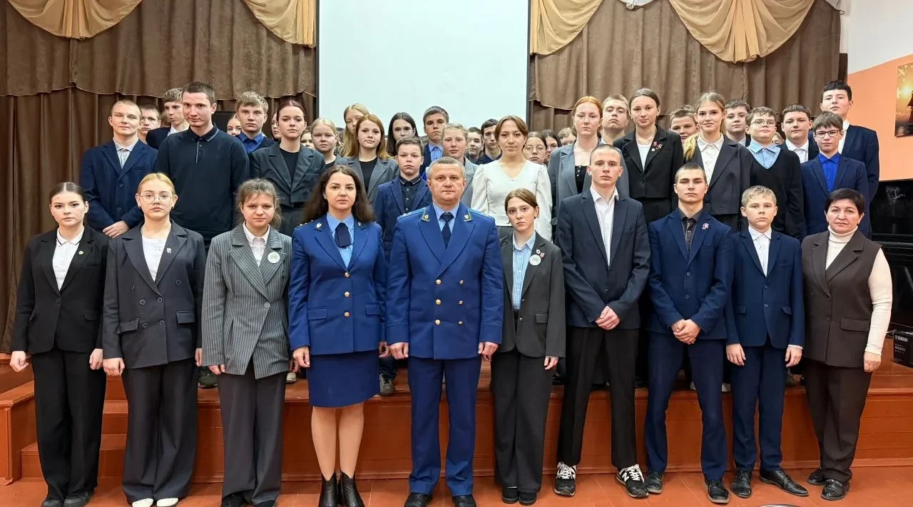 В Лопушской школе прошла встреча с прокурором района
