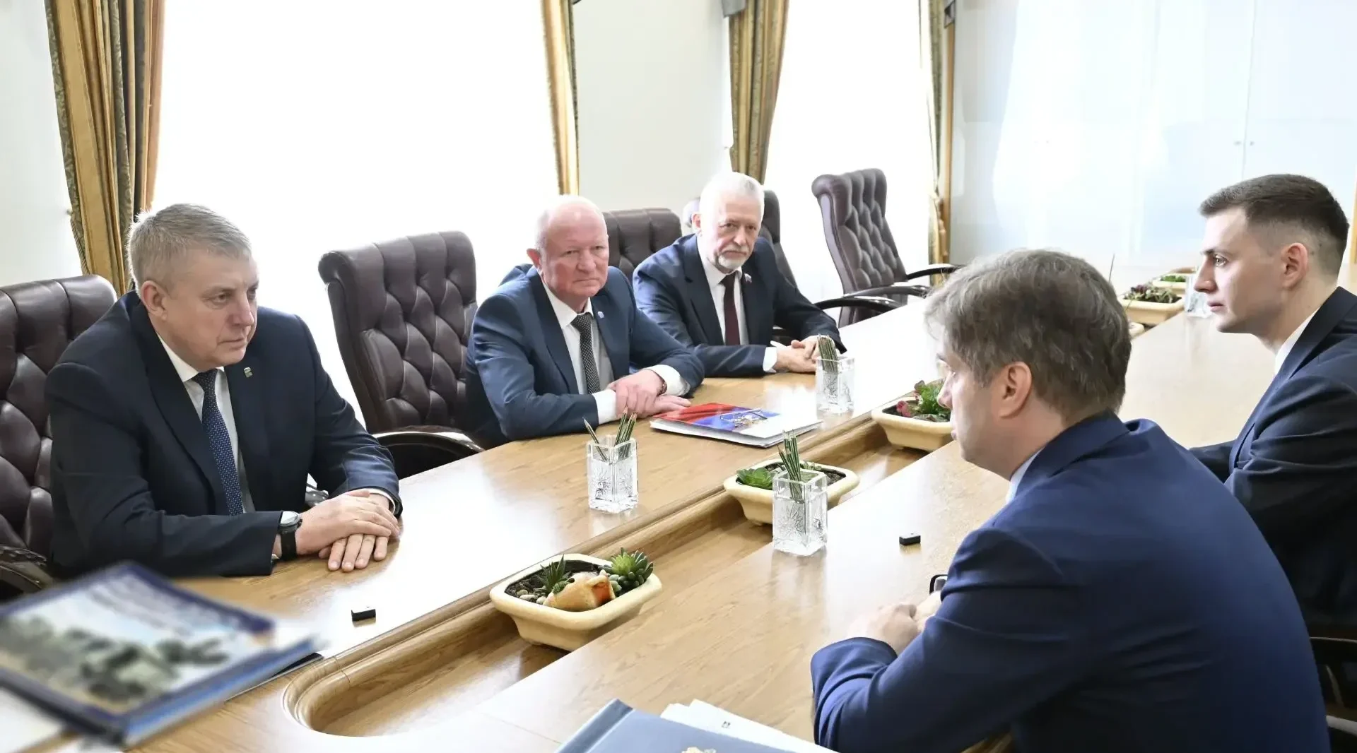 В Брянской области обсудили развитие промышленности и предпринимательства