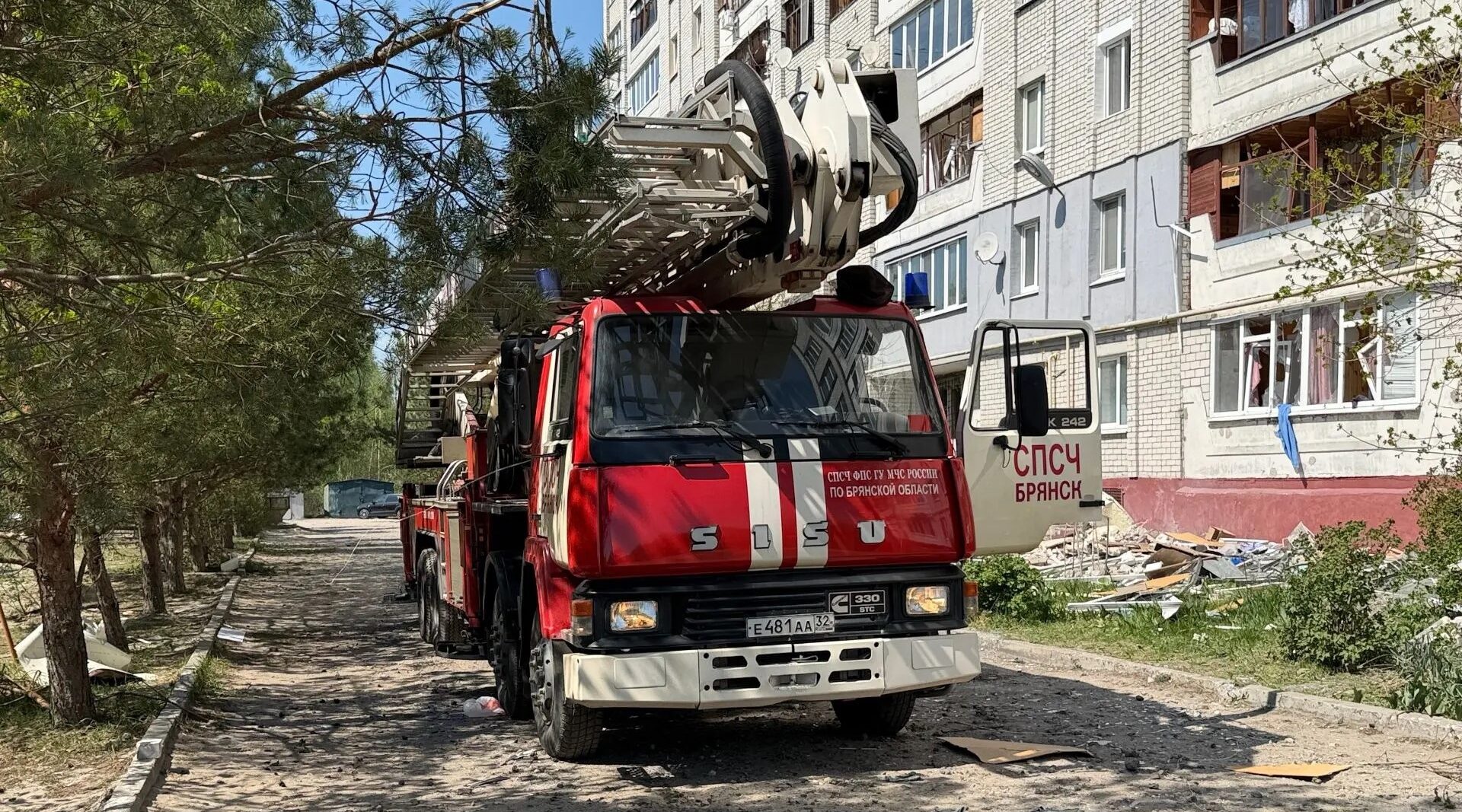 В Брянске последствия теракта устраняют всем миром