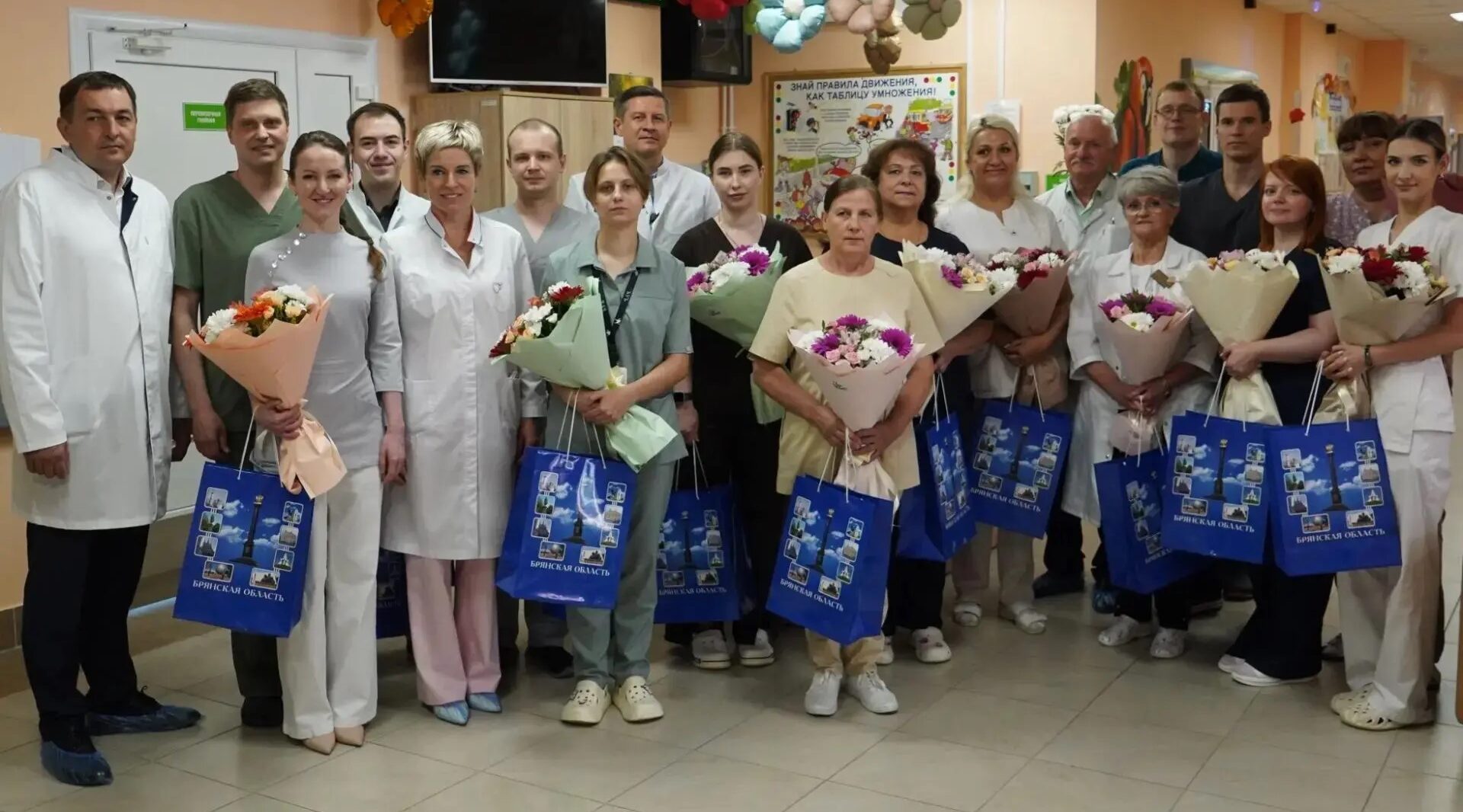 В День медицинского работника Егор Ковальчук приехал в Брянскую областную детскую больницу