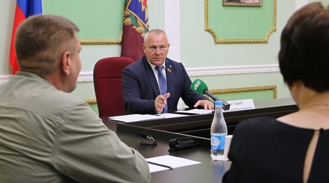 Председатель Брянской областной Думы Валентин Суббот провел прием граждан