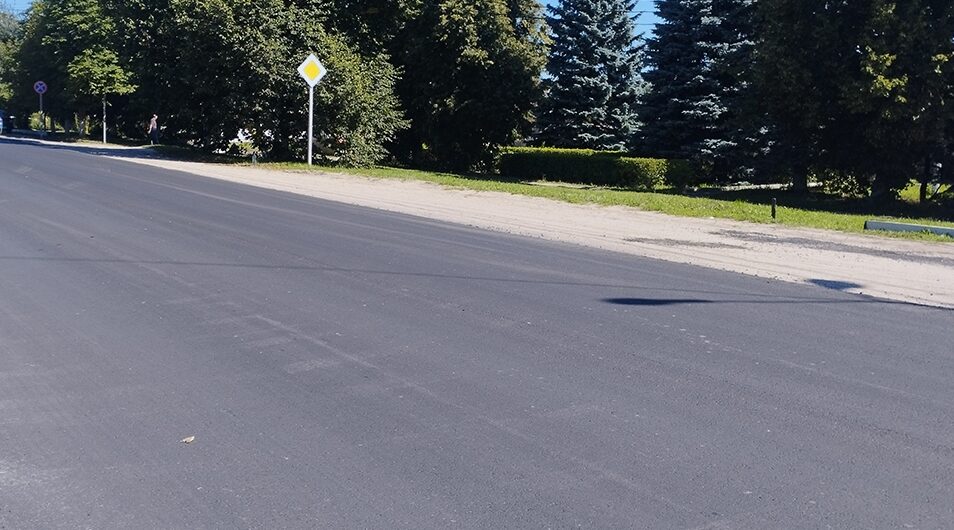 В рамках нацпроекта в посёлке Выгоничи ведётся ремонт участка дороги