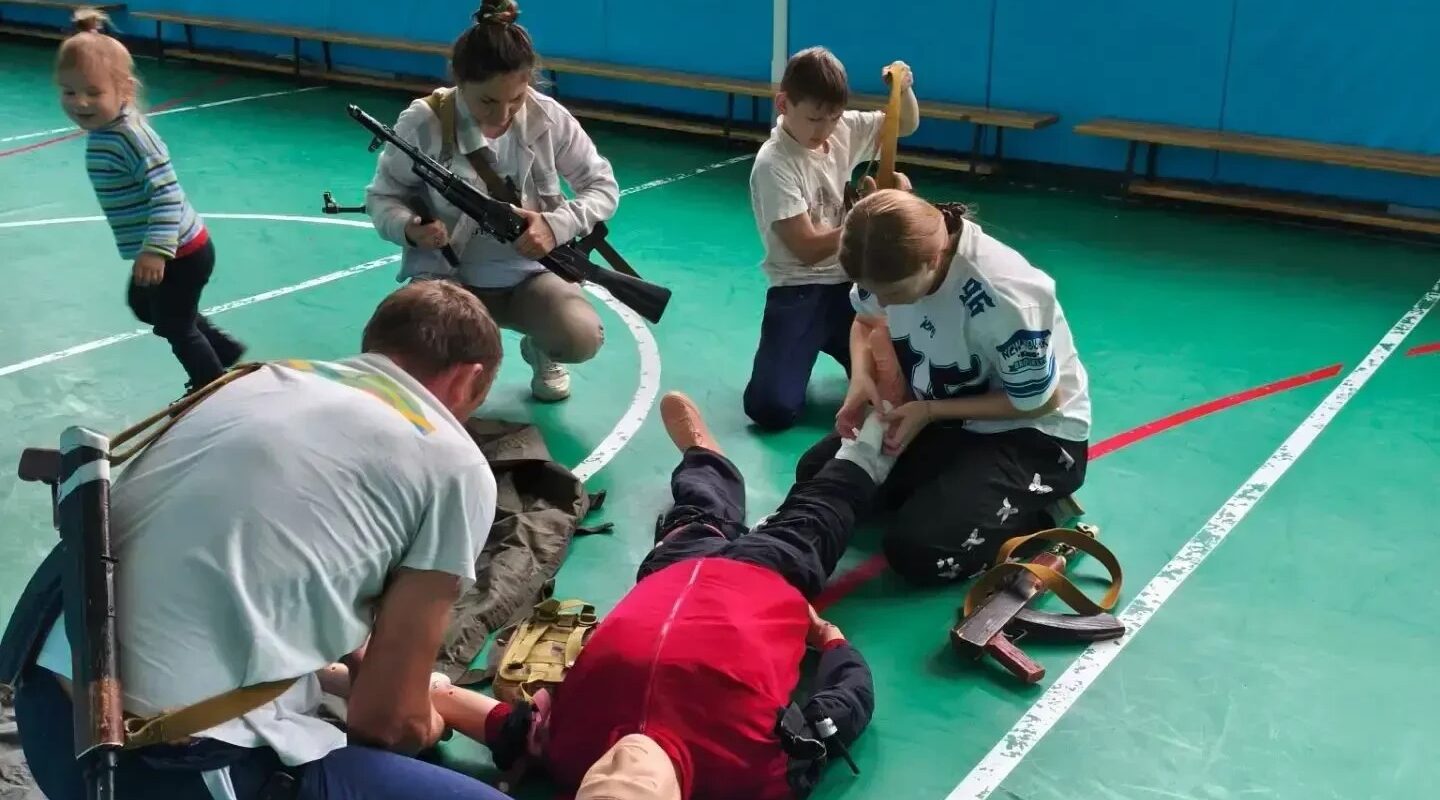 Наша команда «Заря» готовится к финалу всероссийской «Семейной зарницы» в Волгограде