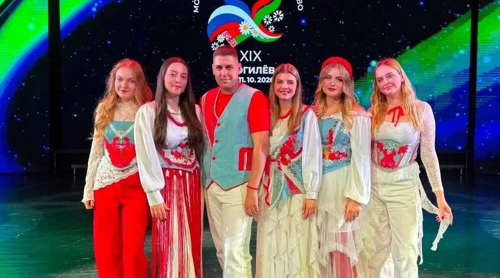 Брянский ансамбль «Модно-народно» стал финалистом международного фестиваля в Беларуси