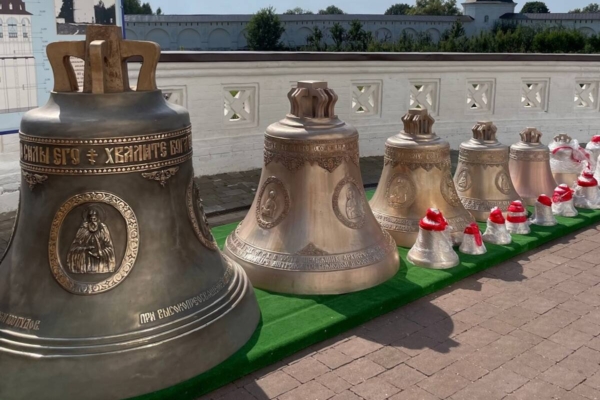 В Свенский монастырь под Брянском доставлены 17 новых колоколов