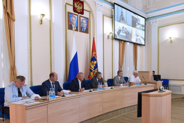 Губернатор Александр Богомаз провел заседание координационного совещания по обеспечению правопорядка