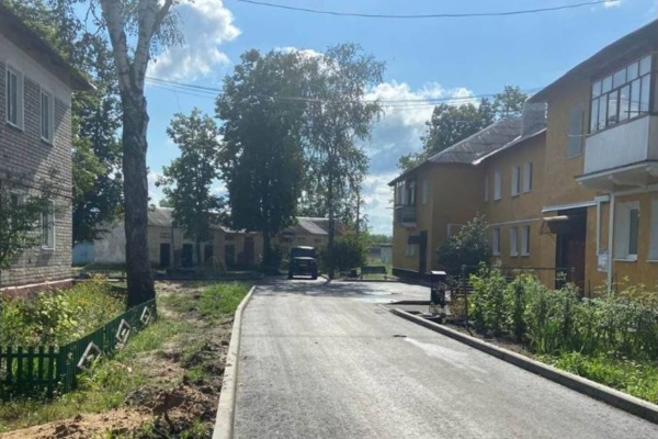 В Сельцо Брянской области по нацпроекту отремонтировали два двора