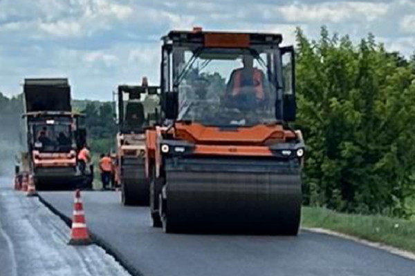 В Брянской области продолжается ремонт участков автодороги Погар-Стародуб
