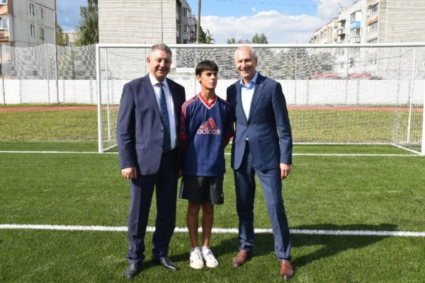 Губернатор Александр Богомаз рассказал про современный спортивный стадион в Фокино