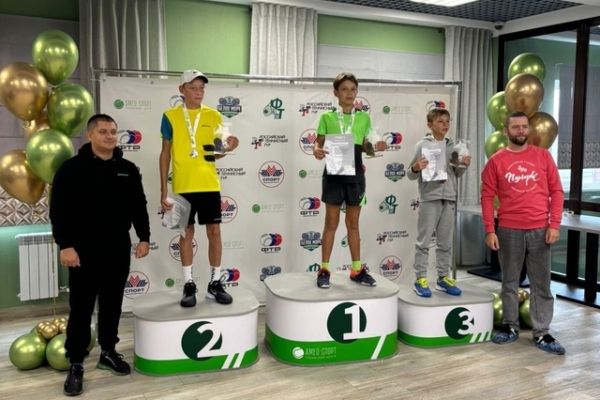 Брянец Георгий Абушенко стал победителем Всероссийских соревнований по теннису