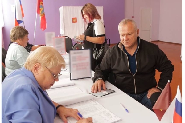 Проголосовал спикер Брянской облдумы Валентин Суббот