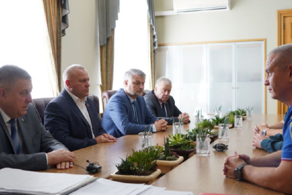 Главе региона Александру Богомазу представили нового начальника брянского МЧС