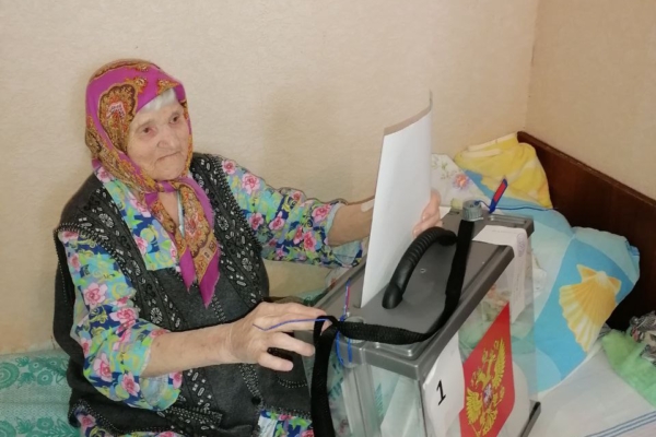 В Выгоничах есть избиратель, отметивший свой вековой юбилей