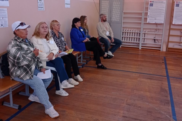 На каждом избирательном участке в Выгоничском районе за ходом голосования следят наблюдатели