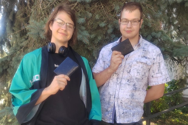 Близнецы из п. Выгоничи «Нам бы хотелось, чтобы наша страна, наша Брянщина и наш район продвигались вперед и развивались»