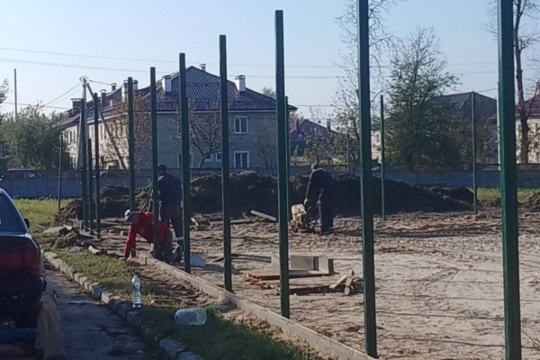 В Брасовском районе Брянской области строят универсальную спортивную площадку