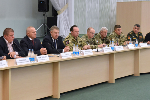 Брянский губернатор назвал размер выплат бойцам отряда «БАРС-Брянск»