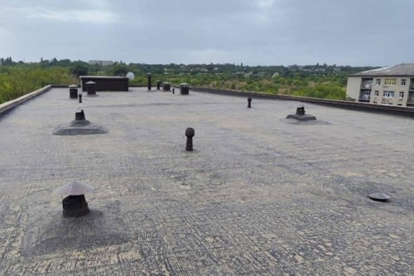 В этом году брянские специалисты капитально отремонтировали 34 кровли в Брянке