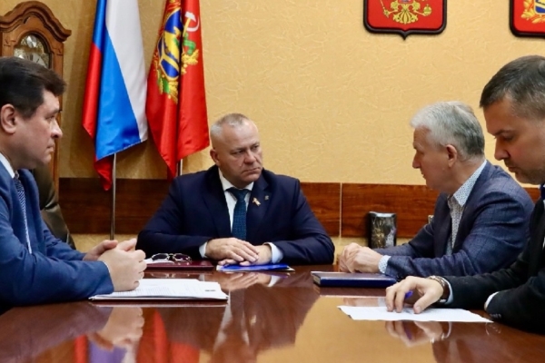 Спикер облдумы встретился с представителями общероссийского профсоюза военнослужащих