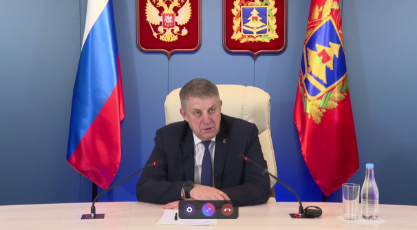 Александр Богомаз обозначил задачу – достроить ледовые дворцы и бассейны