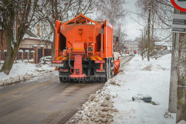 В Брянске за выходные вывезли более тысячи тонны снега