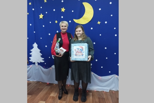 В рамках акции «Ëлка желаний-2025» исполнилось желание юной Арины из Климовского района