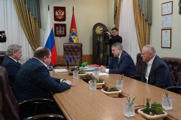 Губернатор Александр Богомаз встретился с новым главным тренером брянского «Динамо» Андреем Канчельскисом