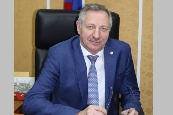 Губернатор Александр Богомаз поздравил главу Стародубского округа с медалью «За отвагу на пожаре»