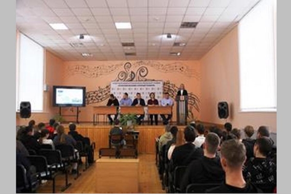 Сотрудники брянского филиала «Россети Центр» рассказали студентам о преимуществах работы в энергетической отрасли