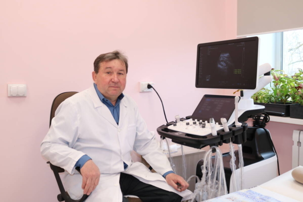 Комаричская ЦРБ получила новый УЗИ-аппарат