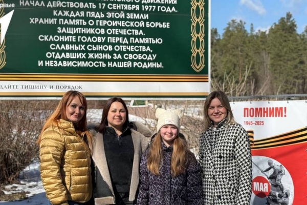 Девочка Саша из подшефной Брянки продолжает изучать памятные места Брянска