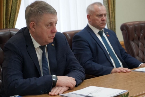 Александр Богомаз встретился с директором филиала ПАО «Россети Центр» — «Брянскэнерго» Федором Капшуковым