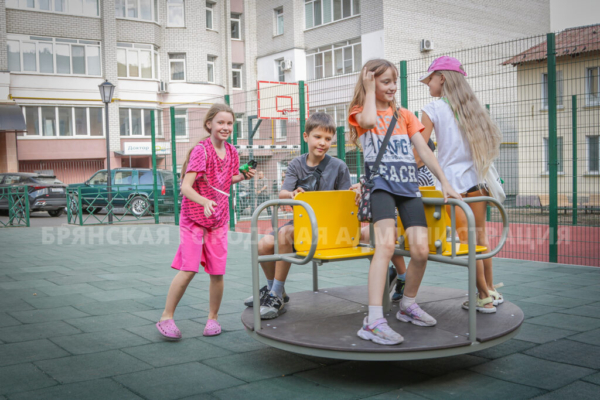 В Брянске отремонтируют семь дворовых территорий