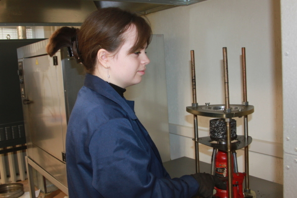 В Брянской области ведется контроль качества строительства и ремонта дорог