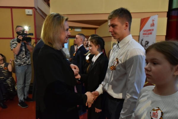 Выгоничский школьник поделился впечатлениями об участии в акции «Георгиевская ленточка» в Брянске