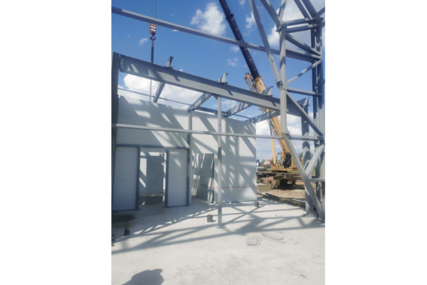 В селе Жирятино строят модульный спортивный зал