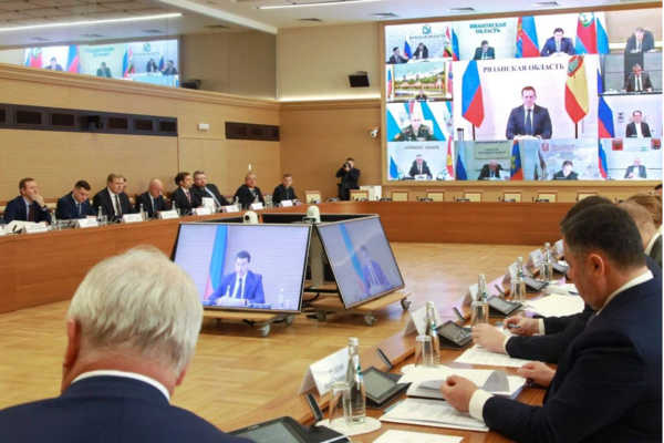 Брянский губернатор доложил полпреду президента в ЦФО о поддержке участников СВО