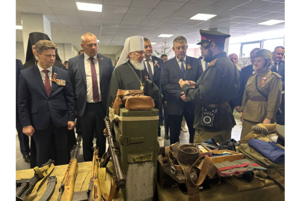 Александр Богомаз ознакомился с экспозицией «Дорога к Великой Победе»