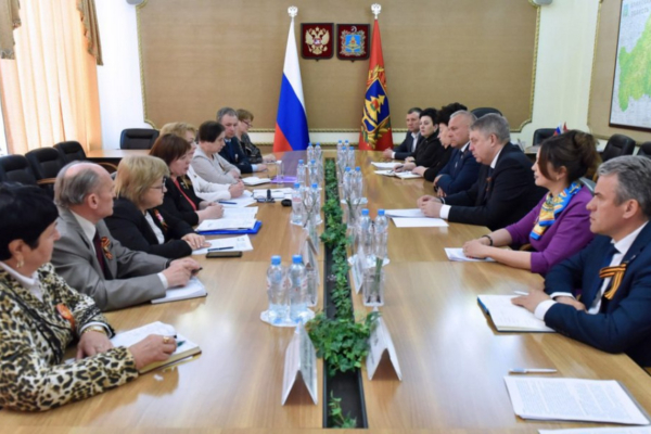 Губернатор Александр Богомаз встретился с руководством Федерации профсоюзов Брянской области