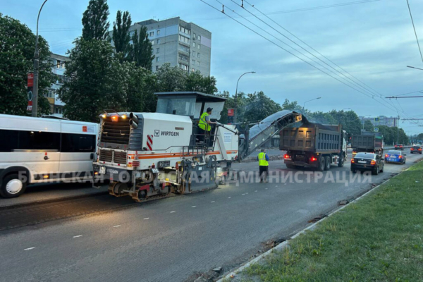 Московский проспект ремонтируют в круглосуточном режиме
