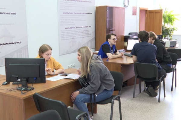 Брянские вузы открыли двери для абитуриентов