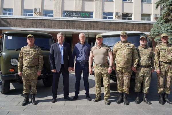 Брянским бойцам «БАРС» вручили ключи от новых автомобилей