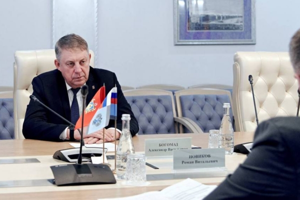 Александр Богомаз провел рабочую встречу с руководителем Федерального дорожного агентства